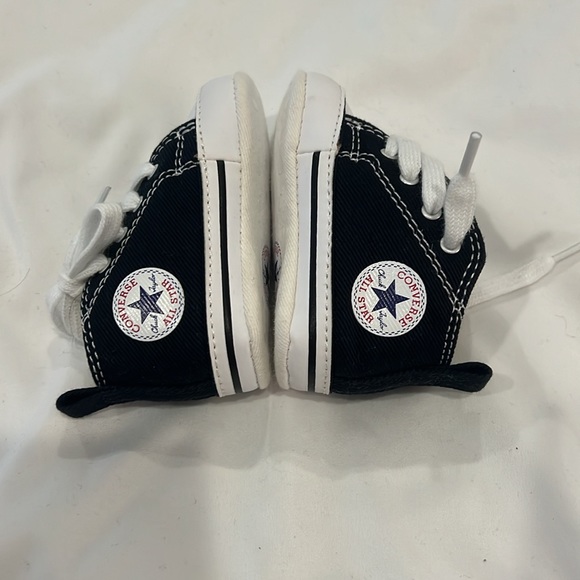 Infant black converse crib shoes - Picture 4 of 4
